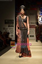 Model walks the ramp for Niki Mahajan show on Wills Lifestyle India Fashion Week 2011-Day 4 in Delhi on 9th April 2011 (128).JPG